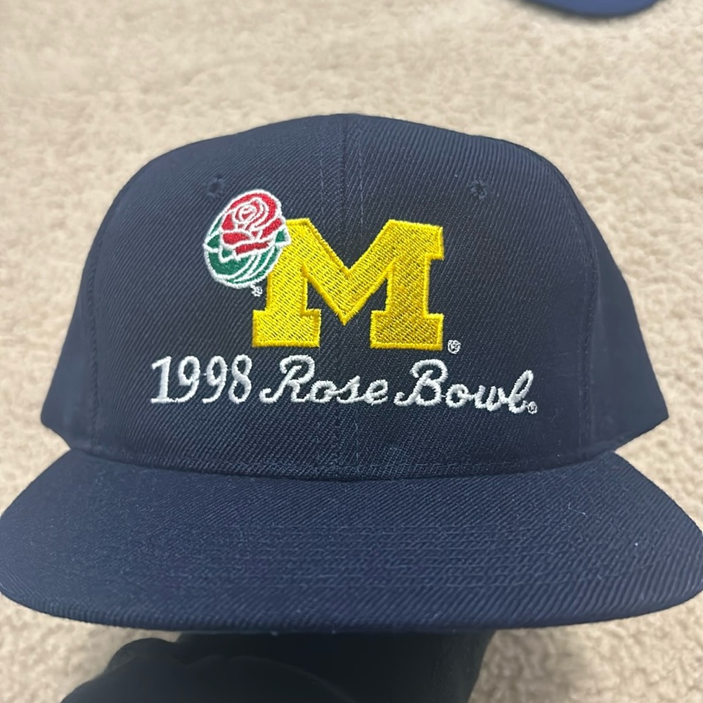 Vintage 1998 Michigan Wolverines Rose Bowl Flat Brim hat